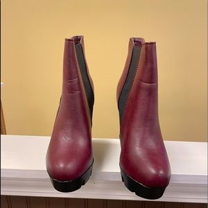 Platform/wedge looking boots